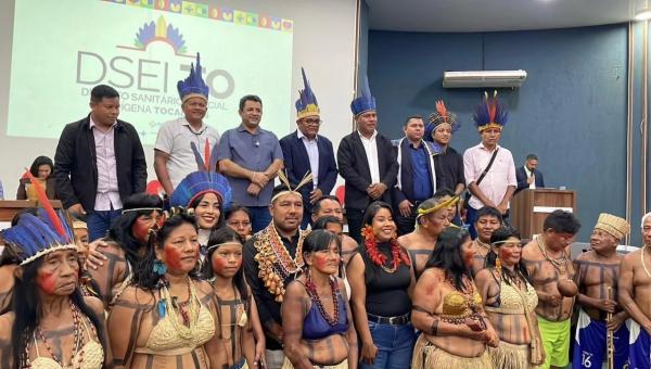 Prefeito João Alberto participa de cerimônia em Palmas