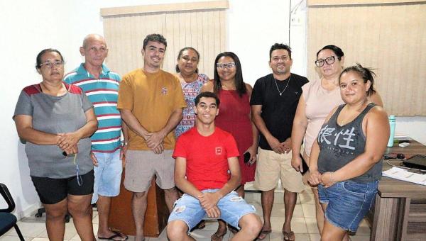 Prefeitura de Tocantínia realiza reunião com barraqueiros para alinhamento final da temporada de verão