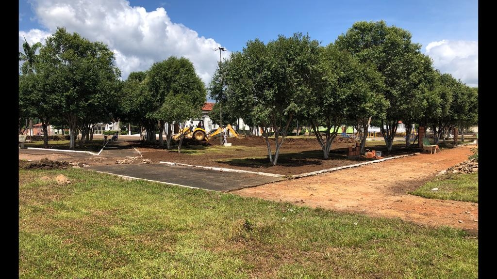 Em Tocantínia Manoel Silvino revitaliza e remodela praça