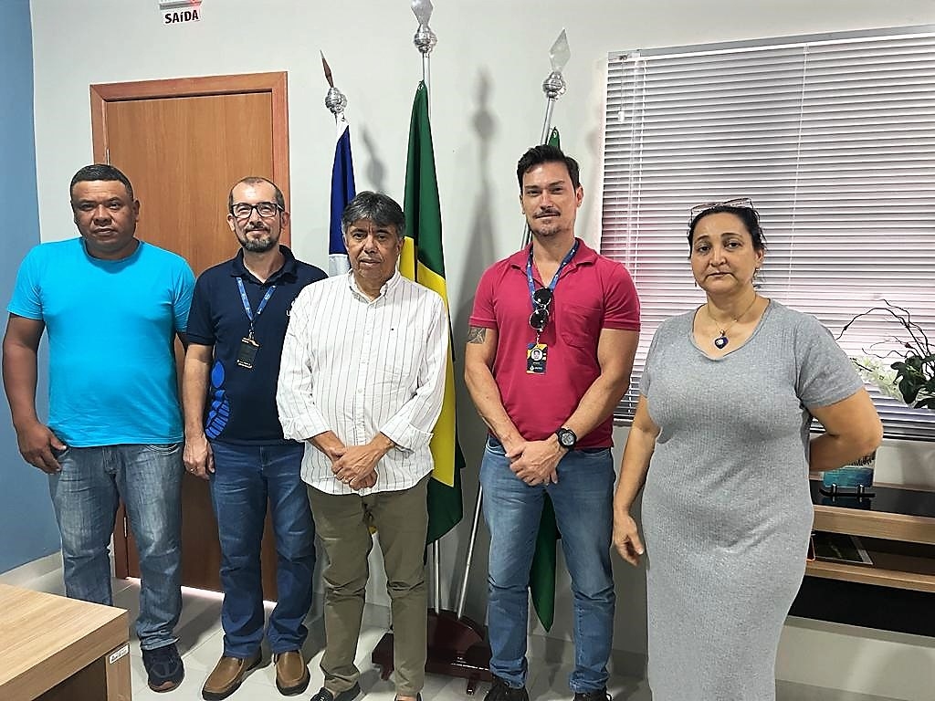 Prefeito Manoel Silvino recebe pesquisadores da Unitins para impulsionar projetos de pesquisa arqueológica em Tocantínia 