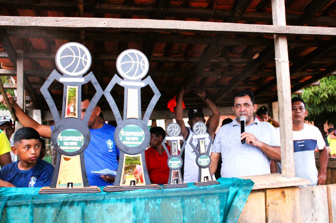 Prefeito de Tocantínia prestigia a final do campeonato realizado na comunidade indígena