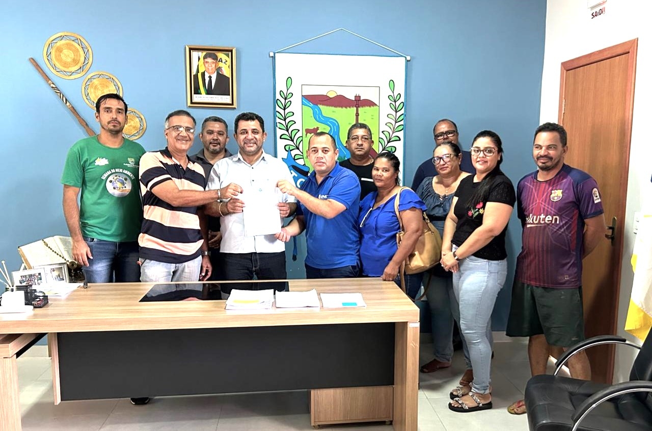 Prefeito João Alberto anuncia reajuste nos salários dos servidores efetivos do quadro geral de Tocantínia