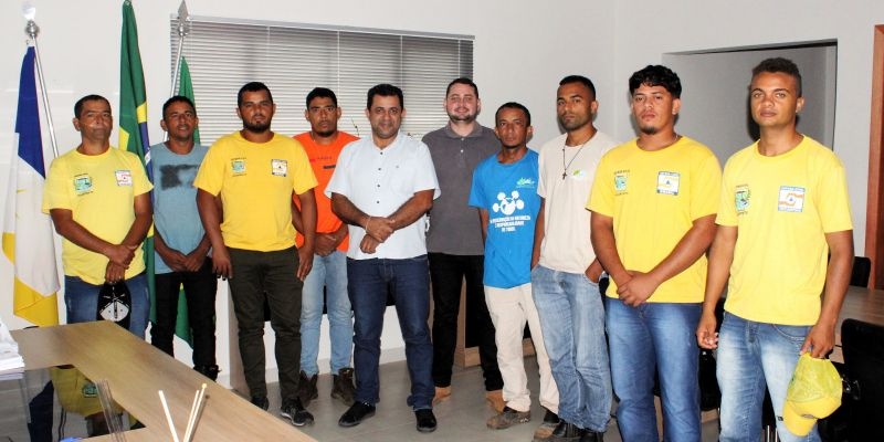 Prefeito João Alberto recebe a equipe da Brigada Permanente de Controle de Incêndios Florestais em Tocantínia

 