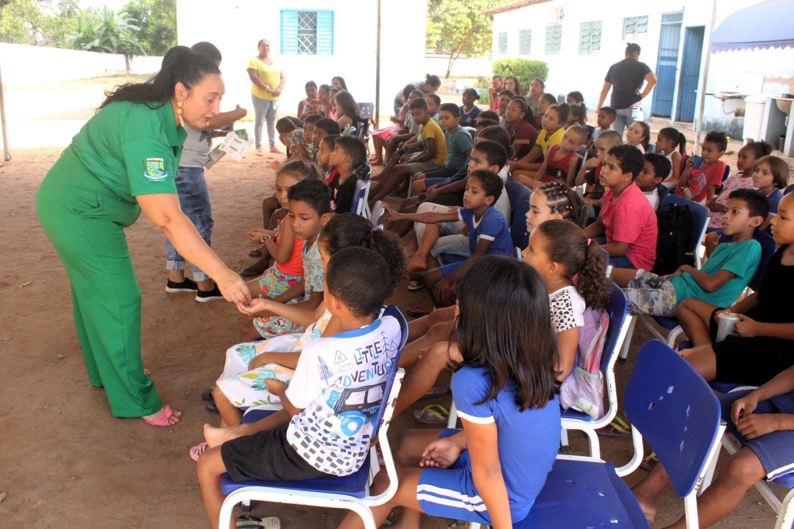 Ação do Projeto Raízes Verdes movimenta alunos de escola municipal de Tocantínia