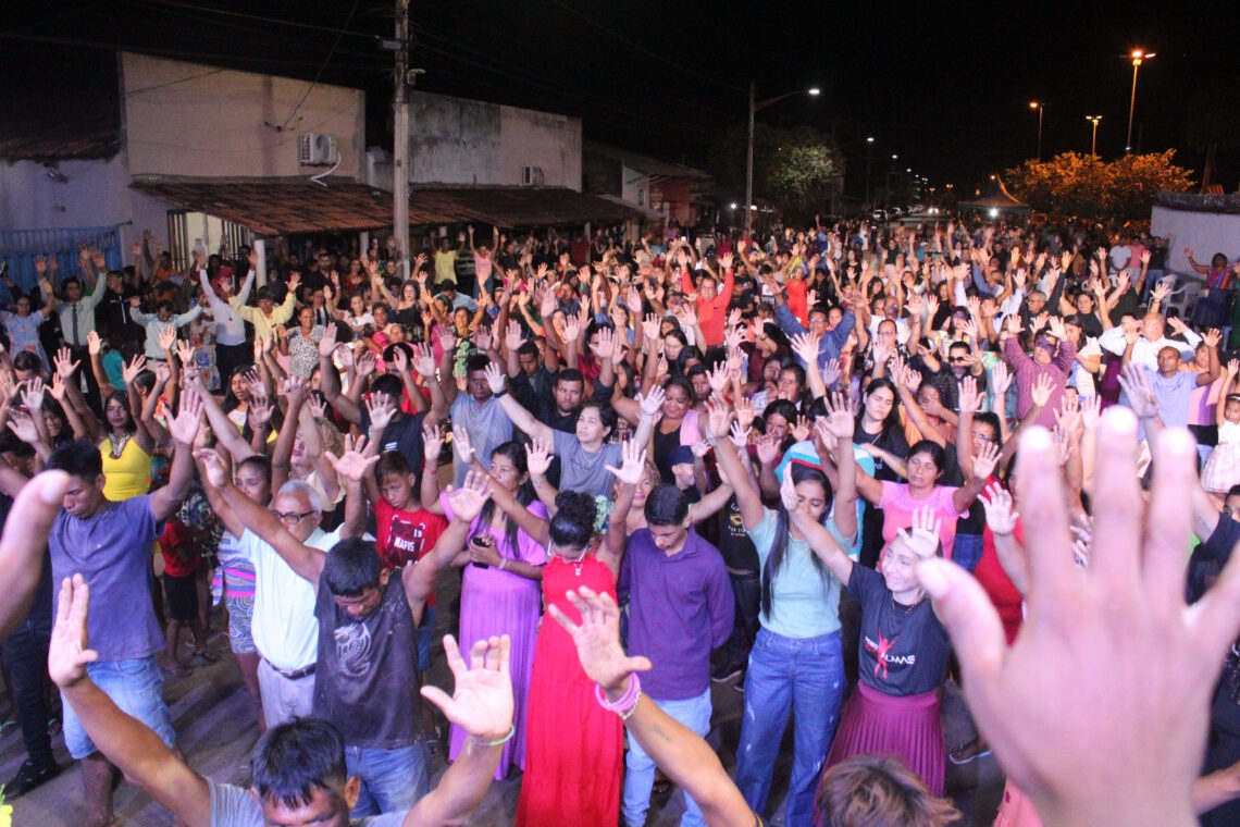Dia do Evangélico em Tocantínia é marcado por louvores e show gospel com o cantor e pastor evangélico Samuel Mariano