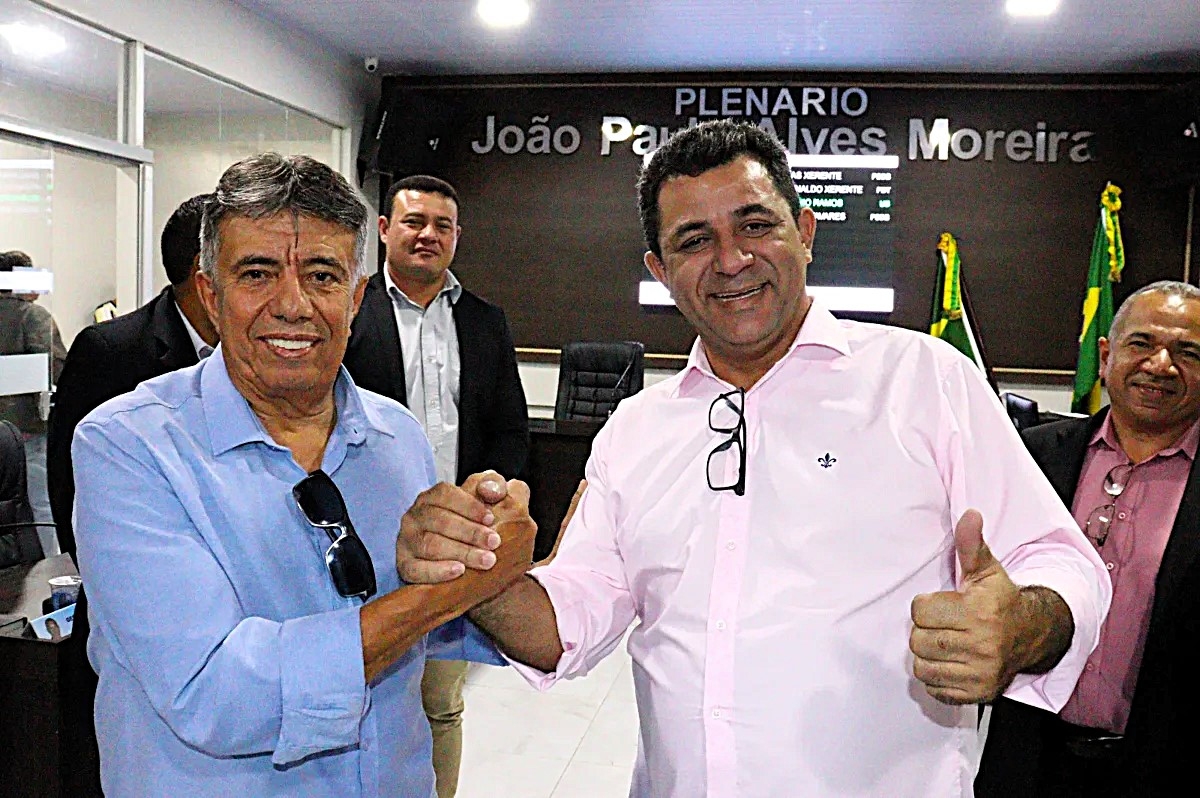Em Tocantínia Manoel Silvino renuncia e João Alberto assume definitivamente a prefeitura