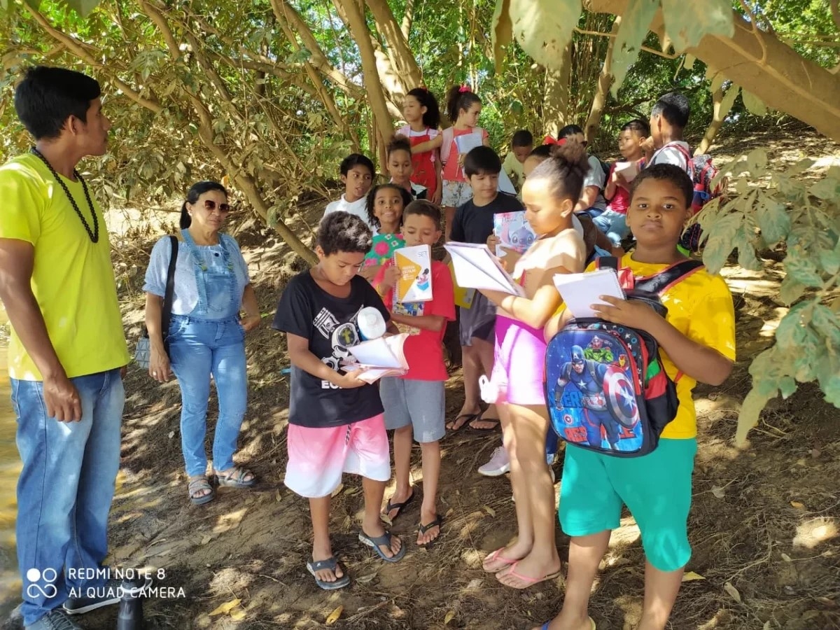 Alunos de Tocantínia visitam Sítio Arqueológico da Serra do Lajeado/TO