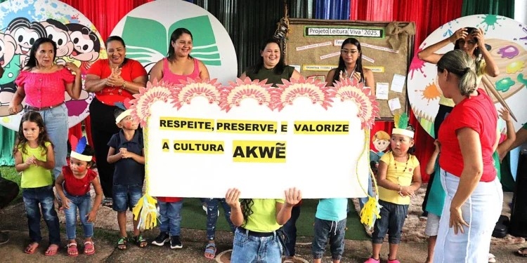 Identidade e diversidade da cultura Akwẽ-Xerente foi tema da culminância do Projeto Leitura Viva em Tocantínia