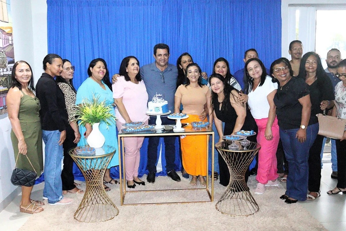 Servidores municipais de Tocantínia celebram aniversário do prefeito João Alberto
