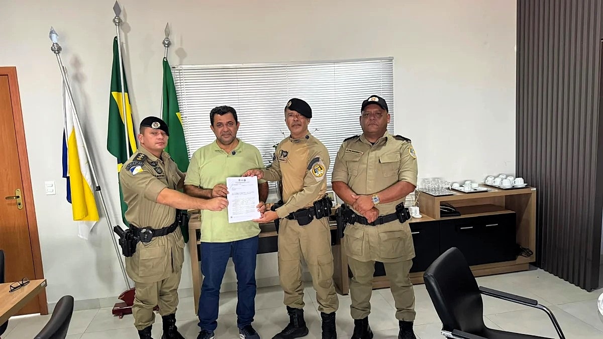 Parceria: Prefeito de Tocantinia João Alberto discute segurança pública