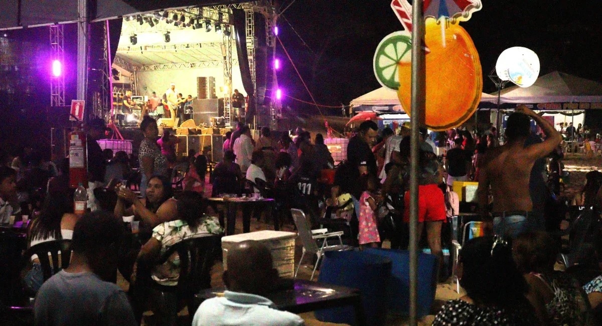 Com programação diversificada temporada de Praia Pôr do Sol atrai público nos finais de semana