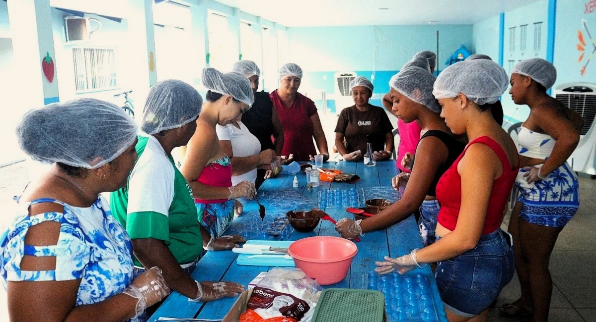 Secretarias Municipais de Assistência Social e da Mulher promovem curso de fabricação de trufas em Tocantínia