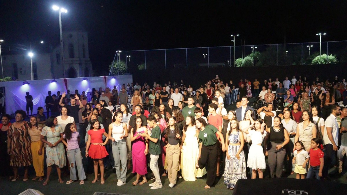 Em Tocantínia, Dia do Evangélico é celebrado com muito louvor e show da Banda Trazendo a Arca
